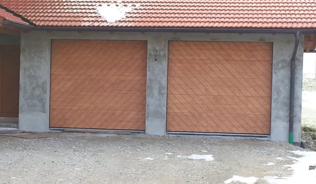 Garagensektionaltor mit bauseitiger Holzfüllung